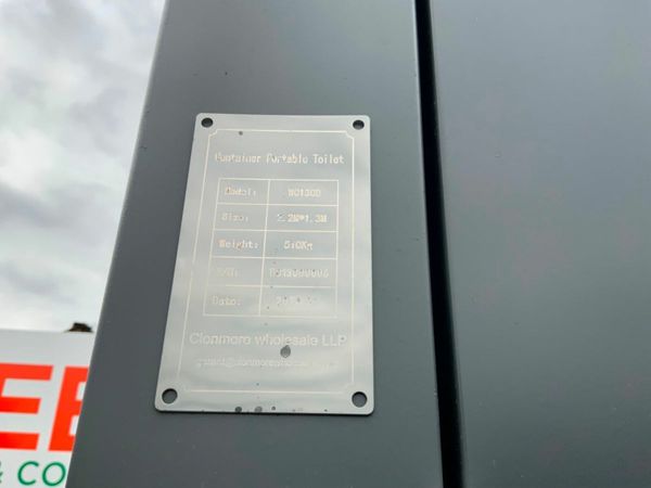 UNUSED DOUBLE CUBICLE TOILET POD.......1045m. 377219373