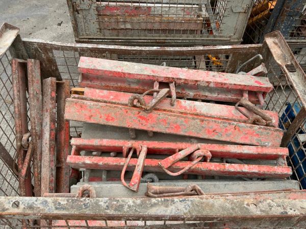 PERI SHUTTERING PANS / FORMWORK WALERS. 377219488