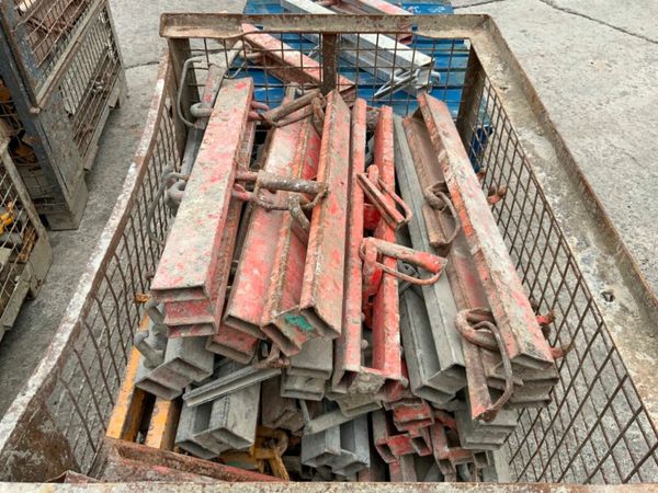 PERI SHUTTERING PANS / FORMWORK WALERS. 377219489