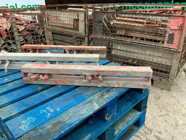 PERI SHUTTERING PANS / FORMWORK WALERS. 377219496