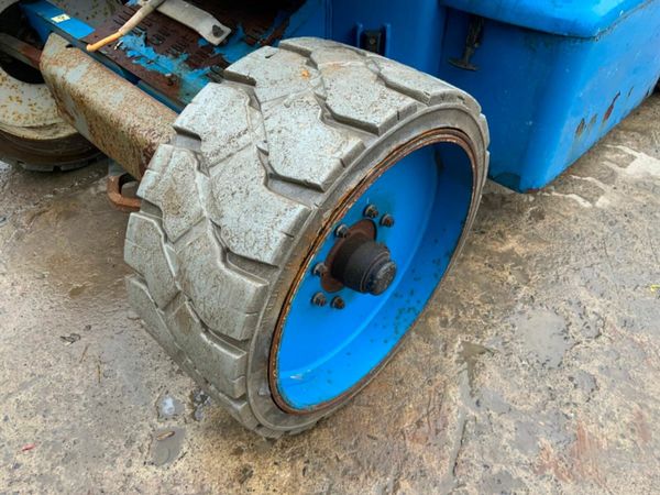 13 NIFTY HR15  CHERRY PICKER BOOM LIFT....539. 377219650