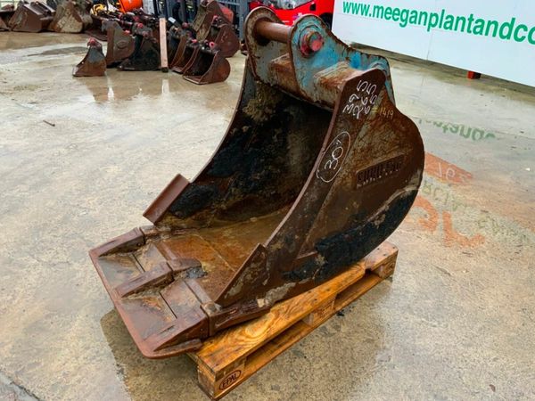 30" EUROFAB BUCKET........65mm PINS.............14 377219683