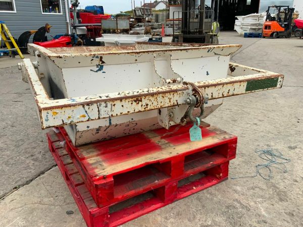 CONQUIP 500lts SELF TIPPING BOAT SKIP......636c. 377219695
