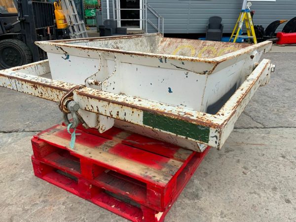 CONQUIP 500lts SELF TIPPING BOAT SKIP......636c. 377219700