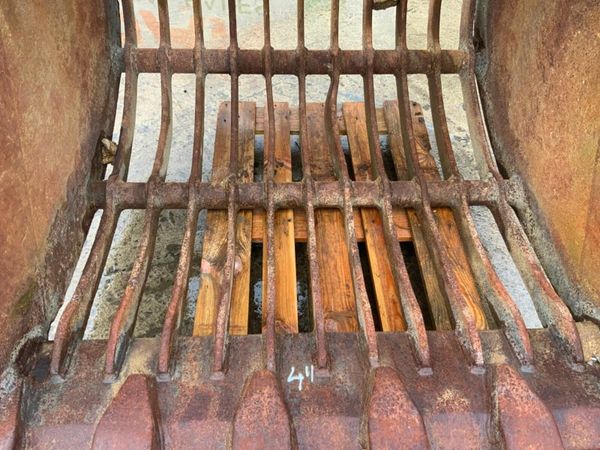 60" STRICKLAND RIDDLE BUCKET..100mm ...369 f 377219808