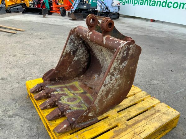 30" DIGGING BUCKET....45mm PINS........1707. 377219952