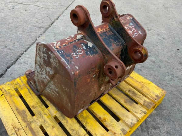 30" DIGGING BUCKET....45mm PINS........1707. 377219956