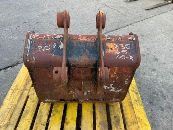 30" DIGGING BUCKET....45mm PINS........1707. 377219959