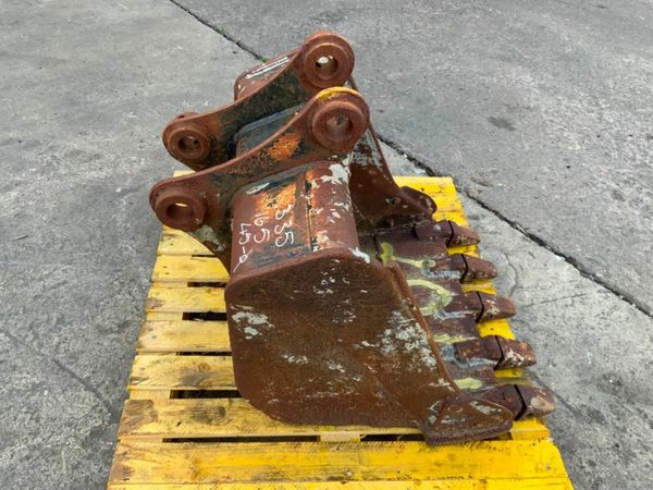 30" DIGGING BUCKET....45mm PINS........1707. 377219963