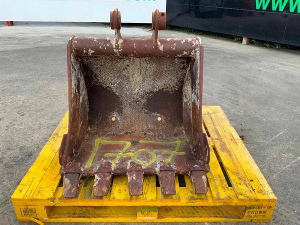 30" DIGGING BUCKET....45mm PINS........1707. 377219966