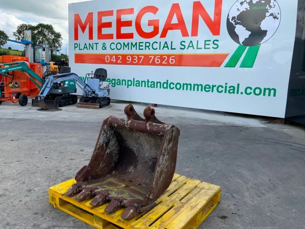 30" DIGGING BUCKET....45mm PINS........1707. 377219967