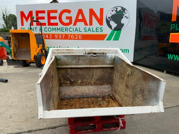 CONQUIP 1500lts SELF TIPPING BOAT SKIP.......158. 377219970