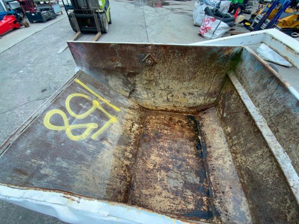 CONQUIP 1500lts SELF TIPPING BOAT SKIP.......158. 377219982