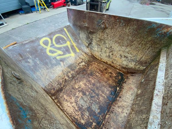 CONQUIP 1500lts SELF TIPPING BOAT SKIP.......158. 377219983