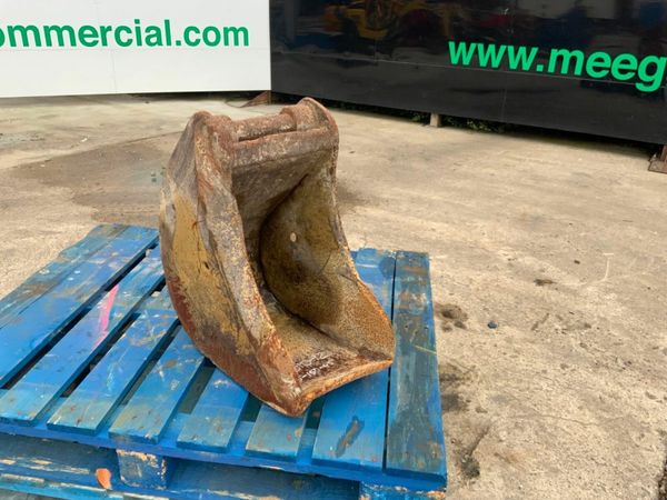 12" DIGGING BUCKET......45mm PINS.......2010-12. 377219988