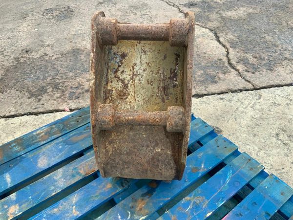 12" DIGGING BUCKET......45mm PINS.......2010-12. 377219993