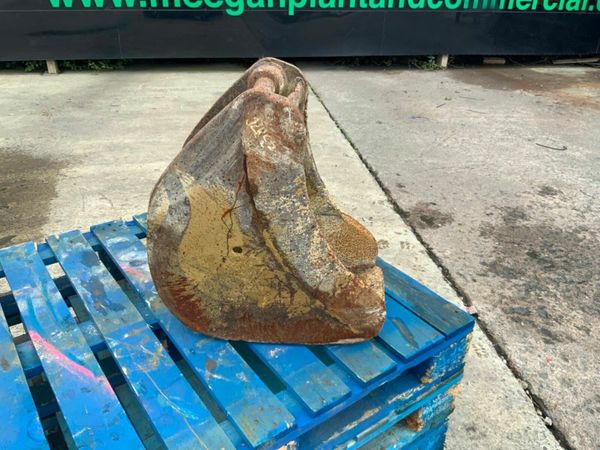 12" DIGGING BUCKET......45mm PINS.......2010-12. 377219995