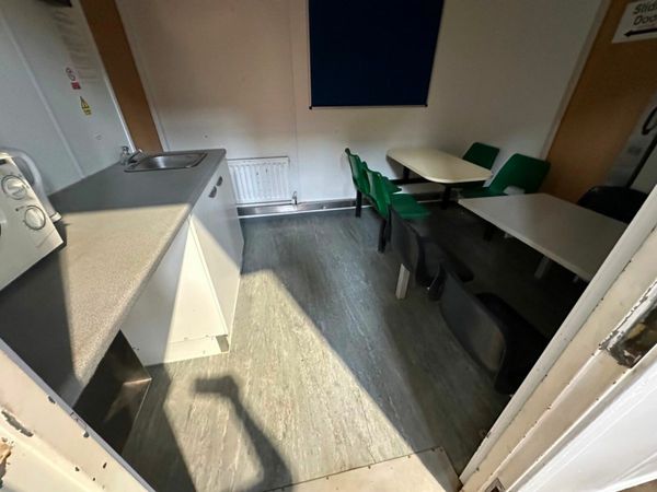 24 x 9 welfare unit  office toilet , canteen + 10 377220048