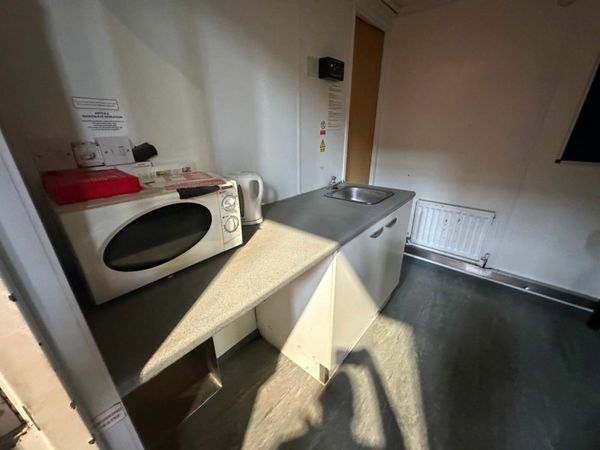 24 x 9 welfare unit  office toilet , canteen + 10 377220050