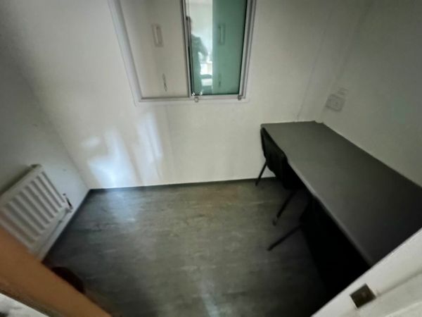 24 x 9 welfare unit  office toilet , canteen + 10 377220052