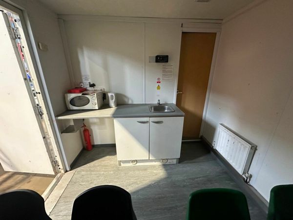 24 x 9 welfare unit  office toilet , canteen + 10 377220054