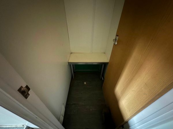 24 x 9 welfare unit  office toilet , canteen + 10 377220059