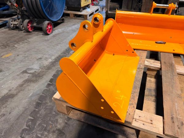 24" DIGGING BUCKET 30MM.....002 377220089