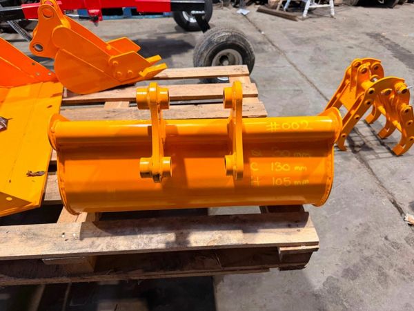 24" DIGGING BUCKET 30MM.....002 377220094