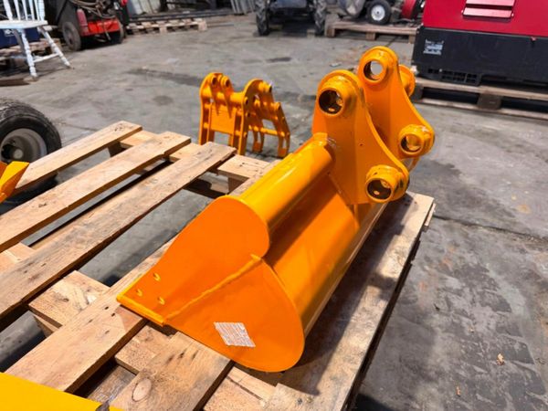 24" DIGGING BUCKET 30MM.....002 377220099