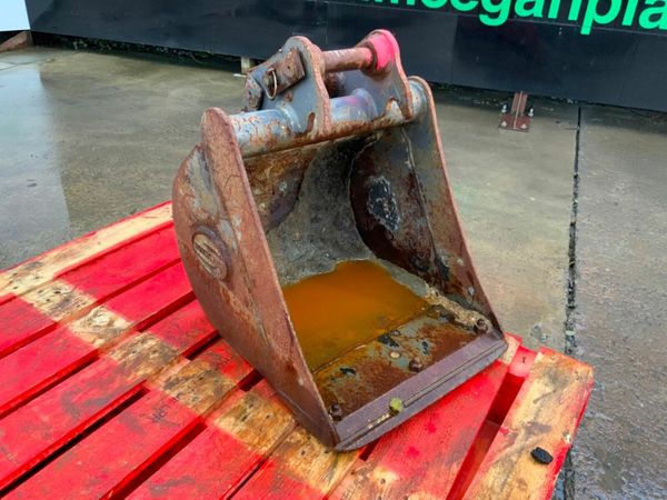 18" STRICKLAND BUCKET....35mm PINS.....256f 377220171