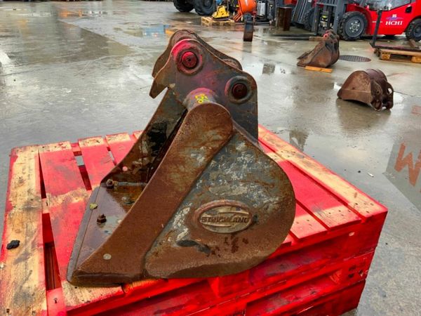 18" STRICKLAND BUCKET....35mm PINS.....256f 377220174