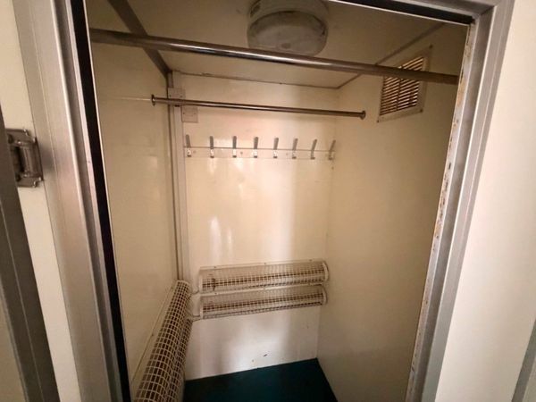 HOOK LOADER ...WELFARE UNIT , toilet and canteen. 377220192