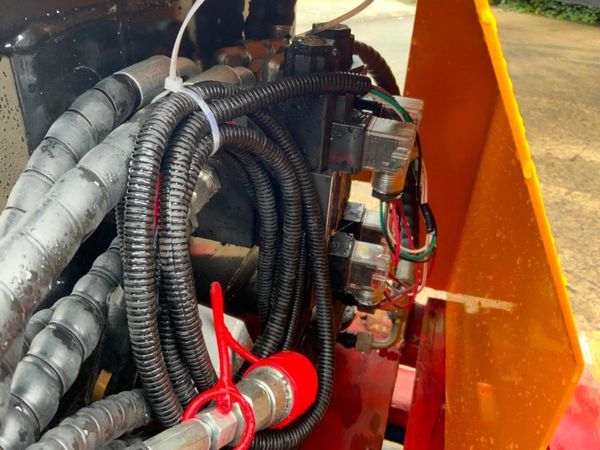 SKID STEER BACK ACTOR  / DIGGER JIB........ 377220274