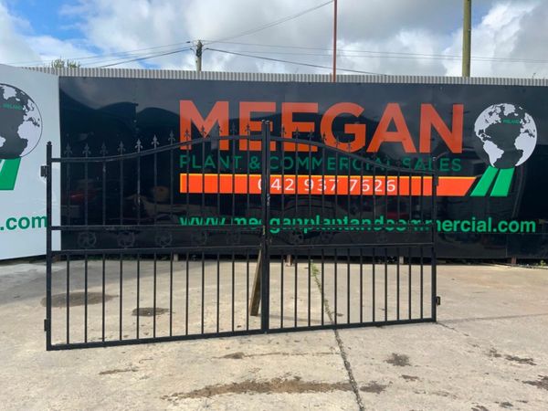 14ft DECORATIVE ENTRANCE GATES.......440. 377220355