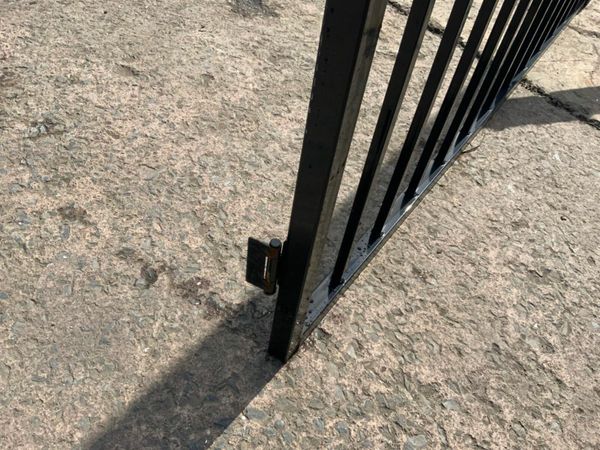14ft DECORATIVE ENTRANCE GATES.......440. 377220362