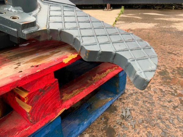 DEMOLITION PINCHER / SHEAR ATTACHMENT....1835. 377220383