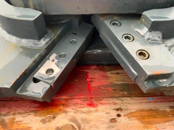 DEMOLITION PINCHER / SHEAR ATTACHMENT....1835. 377220384