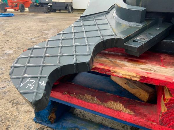 DEMOLITION PINCHER / SHEAR ATTACHMENT....1835. 377220385