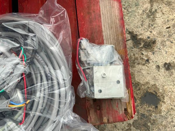 DEMOLITION PINCHER / SHEAR ATTACHMENT....1835. 377220390