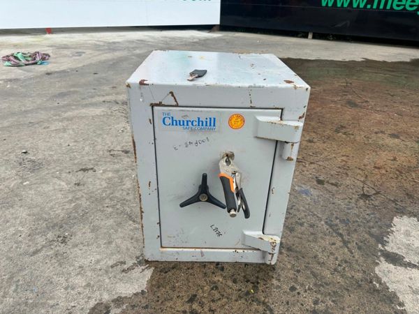 CHURCHILL SAFE COMPANY ...MONEY SAFE...2176 377220398