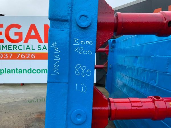 3.0mt x 2.0mt TRENCH  BOX & RISER....3363 377220306