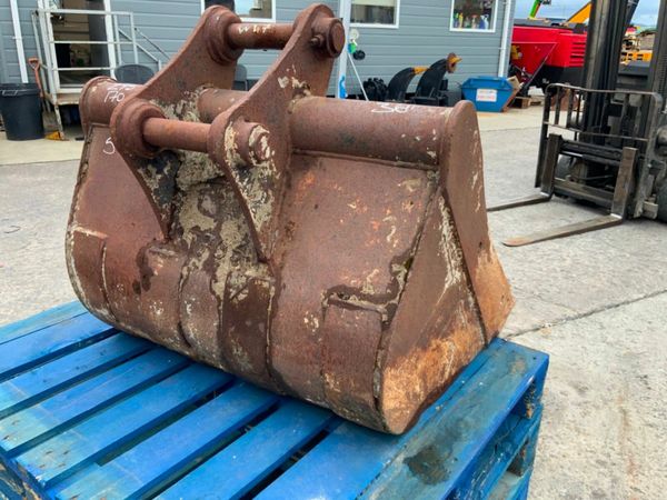 36" DIGGING BUCKET......50mm PINS.....190w. 377220480