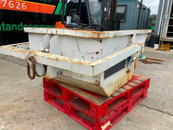 750lts CONQUIP SELF TIPPING CRANE SKIP.....837c. 377220493