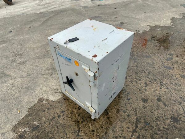 CHURCHILL SAFE COMPANY ...MONEY SAFE...2176 377220407