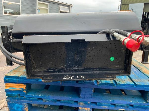 MINI SKID STEER ROAD BRUSH / SWEEPER....1212w. 377220588