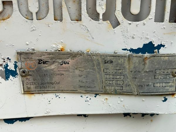 750lts CONQUIP SELF TIPPING CRANE SKIP.....837c. 377220502