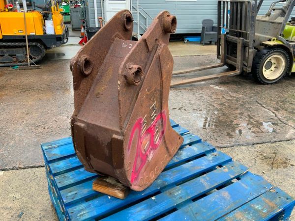 12" JCB DIGGING BUCKET..........45m PINS......200w 377220643