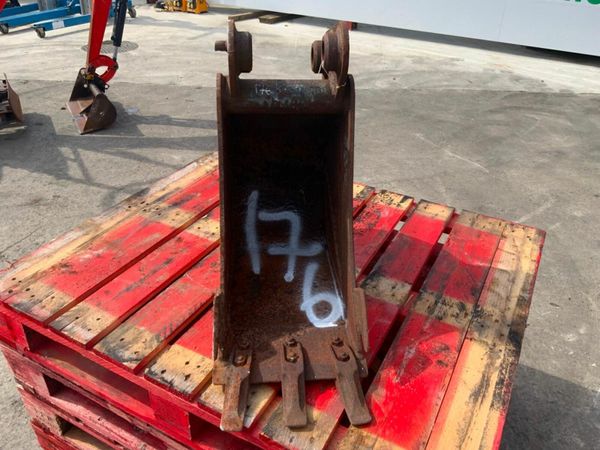 12" MINI DIGGER BUCKET........40mm PINS........176 377220655