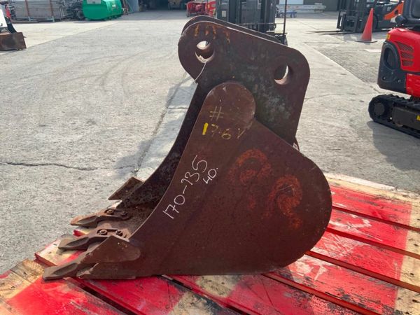 12" MINI DIGGER BUCKET........40mm PINS........176 377220660