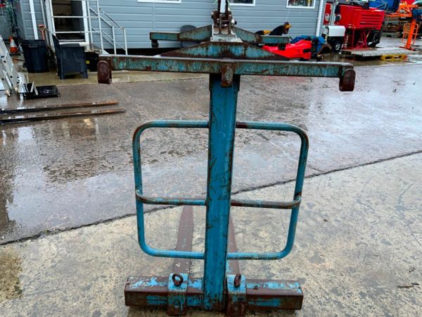 SELF LEVELLING PALLET FORKS....HIAB....212-1. 377221093